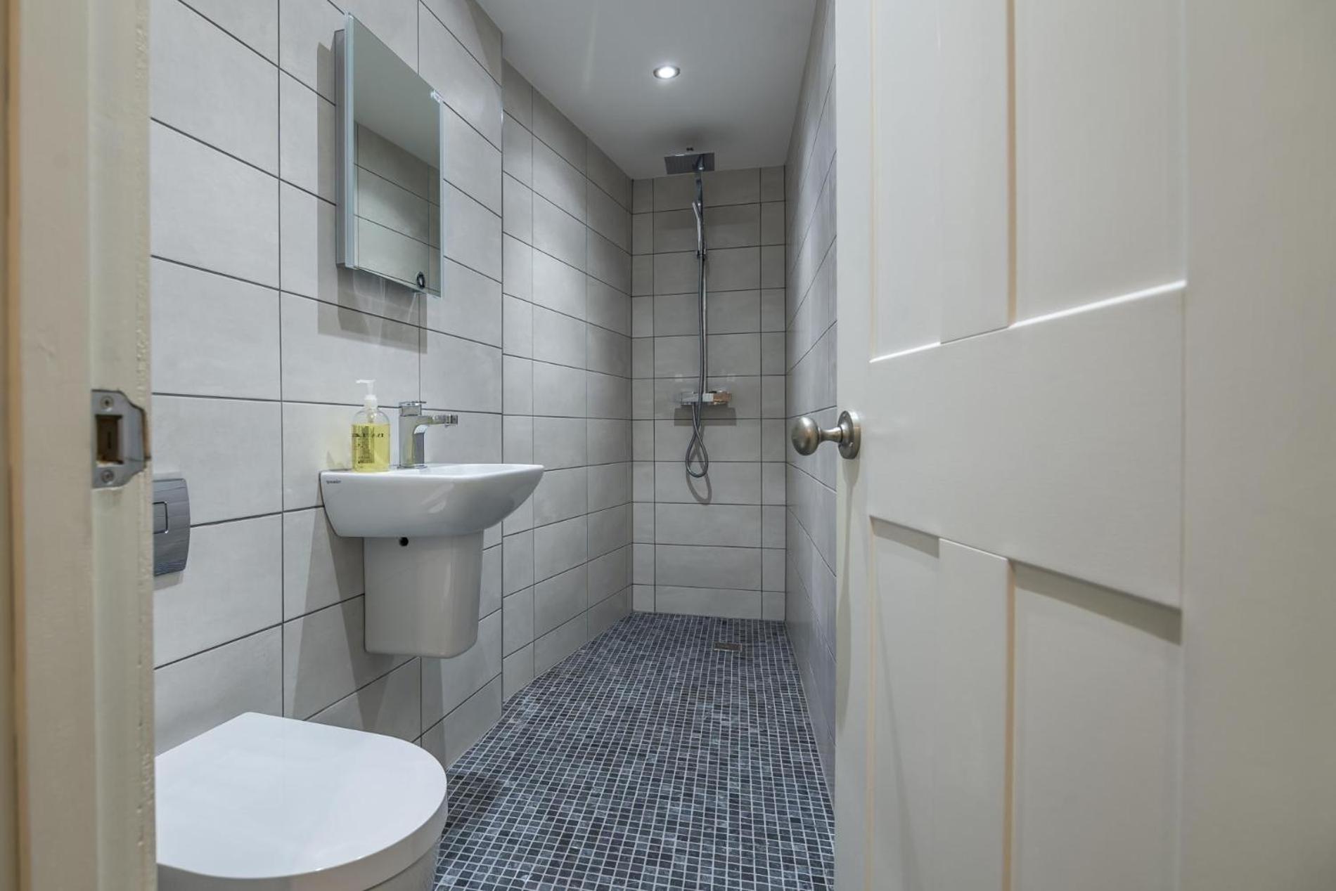 Sea Legs - 2 Bedroom Apartment - تينبي المظهر الخارجي الصورة