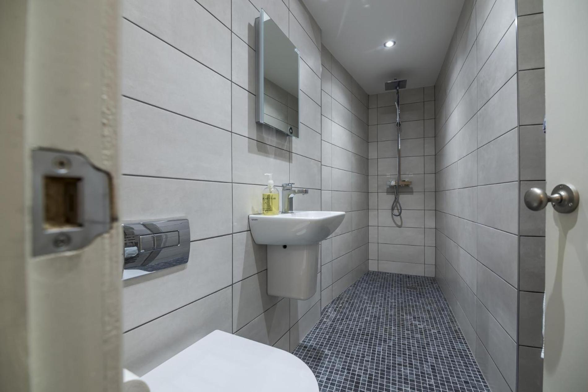 Sea Legs - 2 Bedroom Apartment - تينبي المظهر الخارجي الصورة